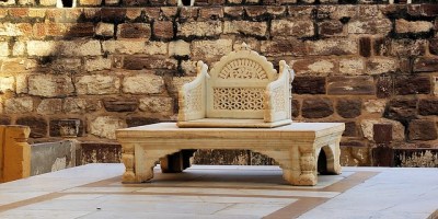 Image of a stone throne in India